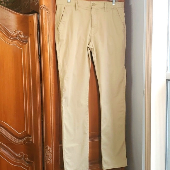 Vans, men's off the wall khaki pants. Straight leg. Size 32. Four pockets. Nice - Picture 1 of 12